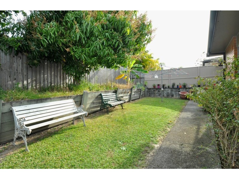 4 Penrock Parade, Labrador QLD 4215