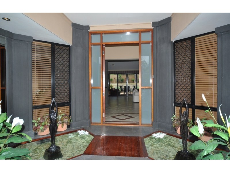 113 Arun Drive, Arundel QLD 4214