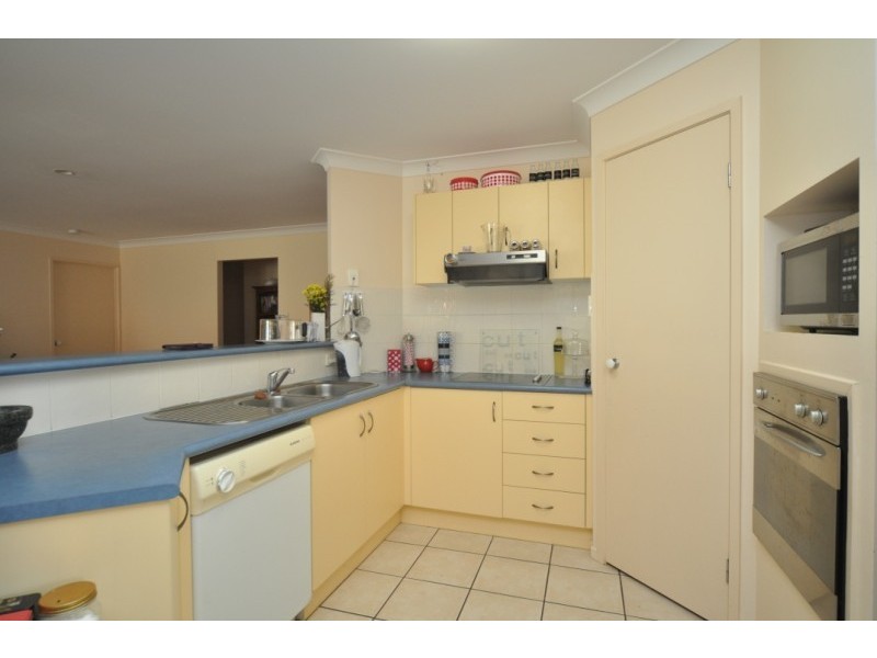 17 Buddy Holly Close, Parkwood QLD 4214