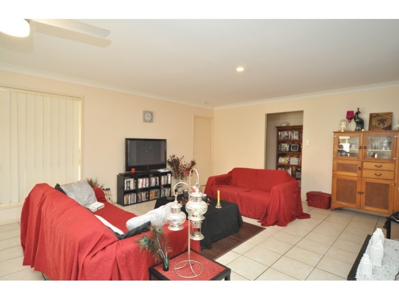 17 Buddy Holly Close, Parkwood QLD 4214