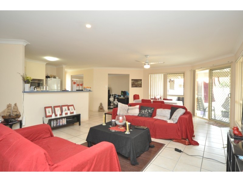 17 Buddy Holly Close, Parkwood QLD 4214