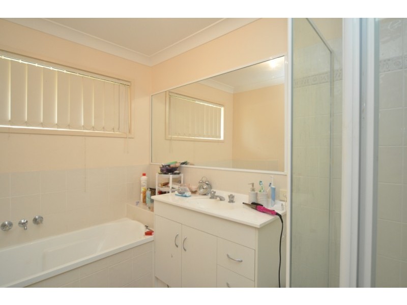 17 Buddy Holly Close, Parkwood QLD 4214