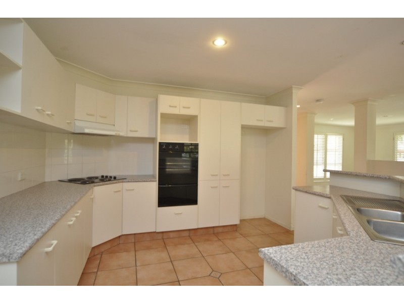 15 Pickworth Court, Parkwood QLD 4214