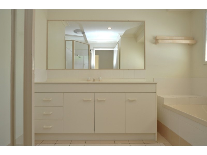 15 Pickworth Court, Parkwood QLD 4214