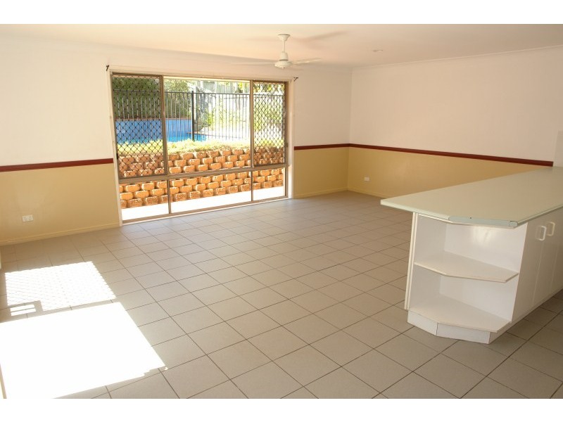 6 Morfantaine Terrace, Parkwood QLD 4214