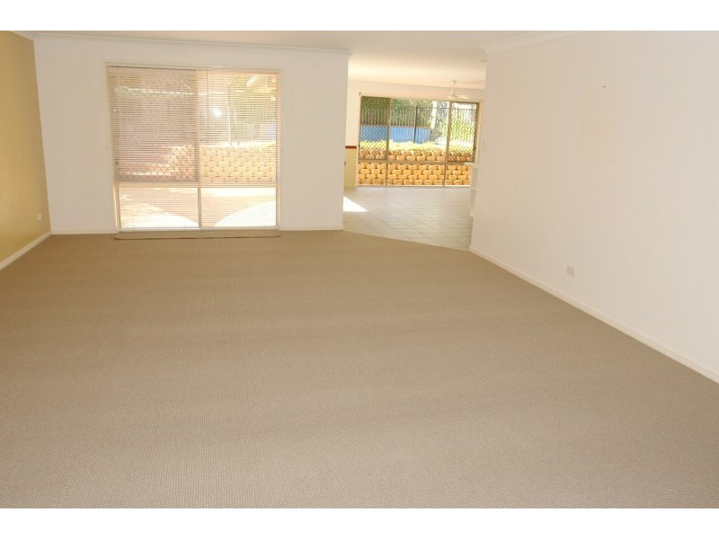 6 Morfantaine Terrace, Parkwood QLD 4214