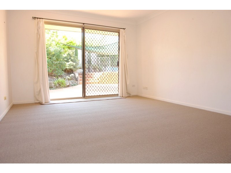 6 Morfantaine Terrace, Parkwood QLD 4214