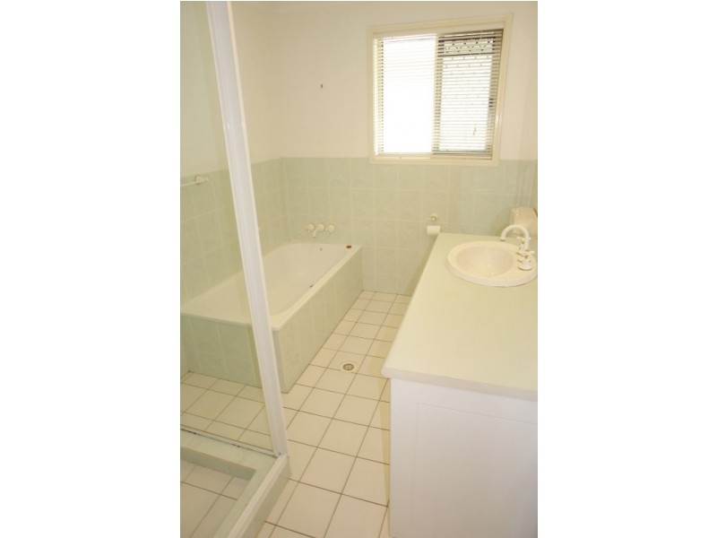 6 Morfantaine Terrace, Parkwood QLD 4214