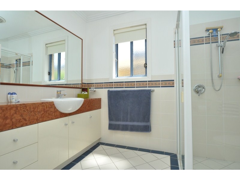 18/76 Bayview Street, Runaway Bay QLD 4216