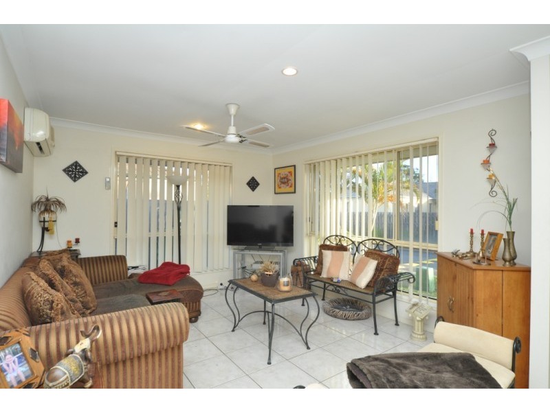 9/113 Arundel Drive, Arundel QLD 4214