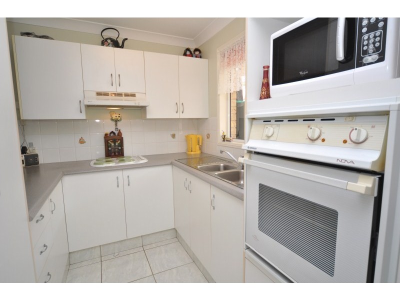 1/5 Liam Court, Labrador QLD 4215