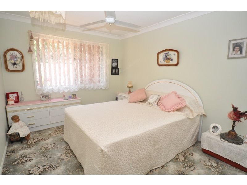 1/5 Liam Court, Labrador QLD 4215