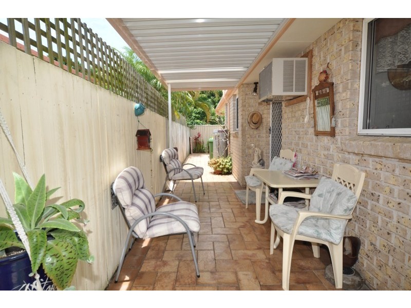 1/5 Liam Court, Labrador QLD 4215