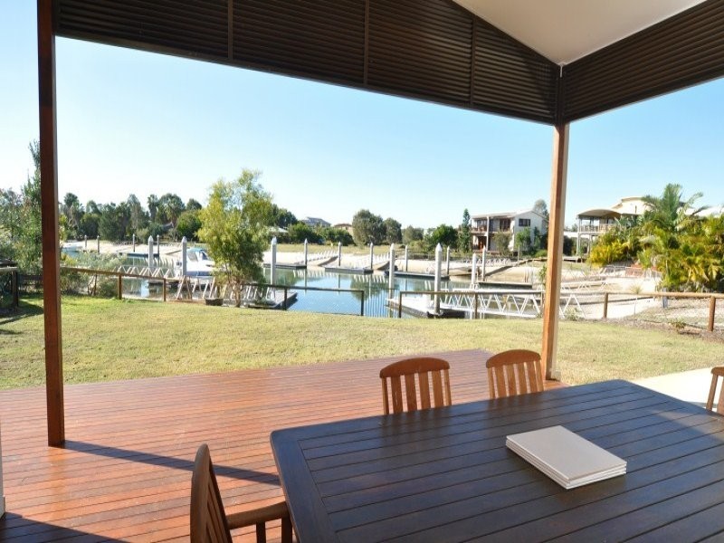 32 Doeblien Drive, South Stradbroke QLD 4216