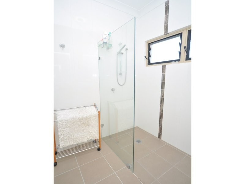 32 Doeblien Drive, South Stradbroke QLD 4216