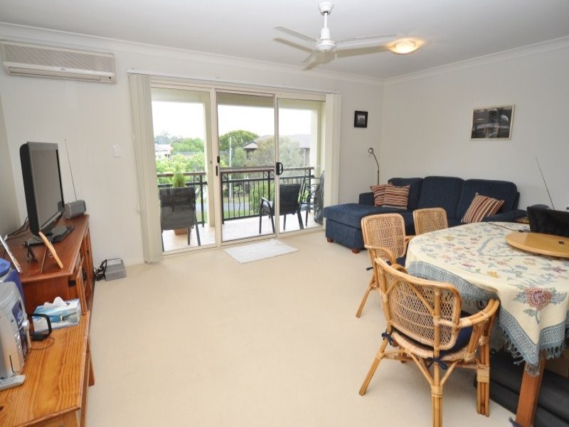 11/4 Oleander Avenue, Biggera Waters QLD 4216