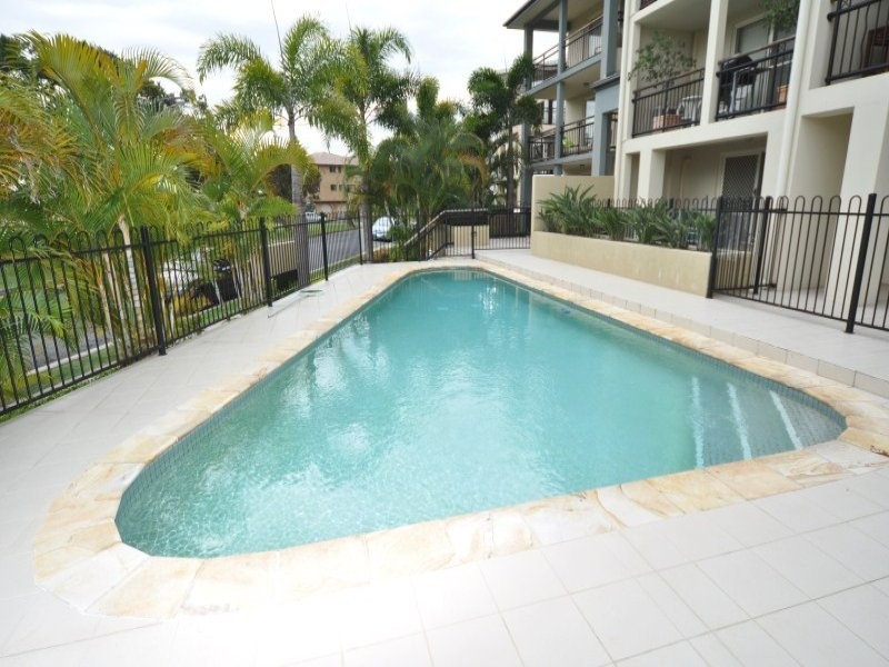 11/4 Oleander Avenue, Biggera Waters QLD 4216