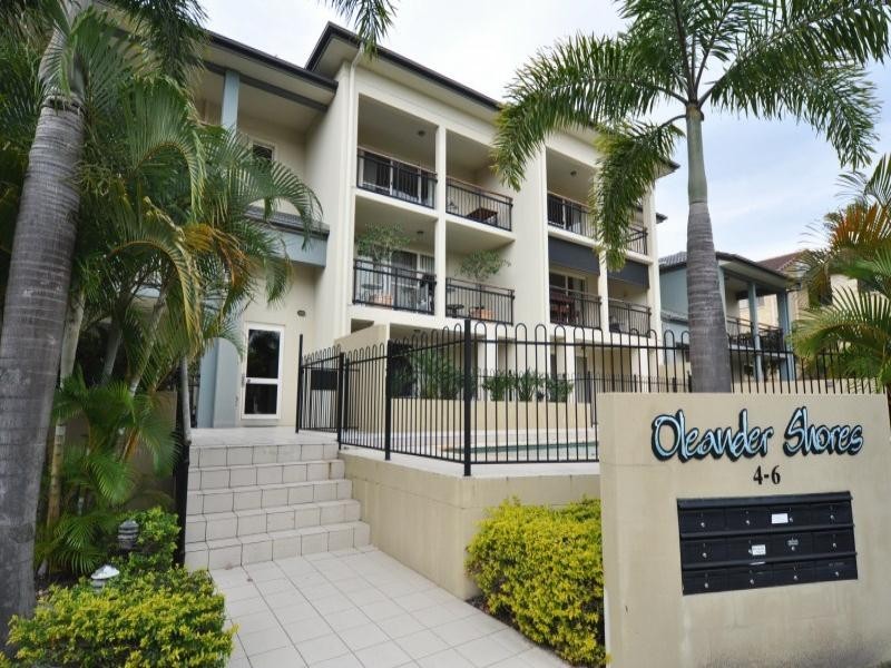 11/4 Oleander Avenue, Biggera Waters QLD 4216