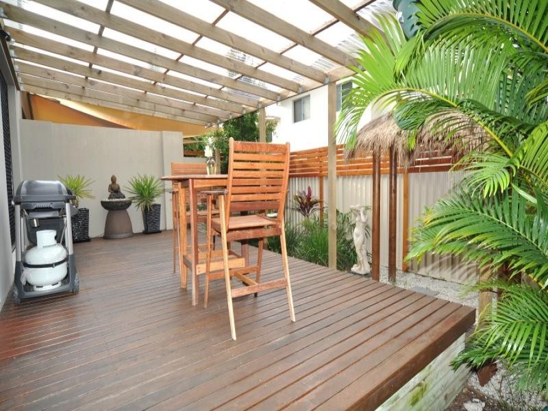 1/15 Ray Street, Runaway Bay QLD 4216