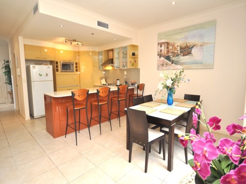 1/15 Ray Street, Runaway Bay QLD 4216