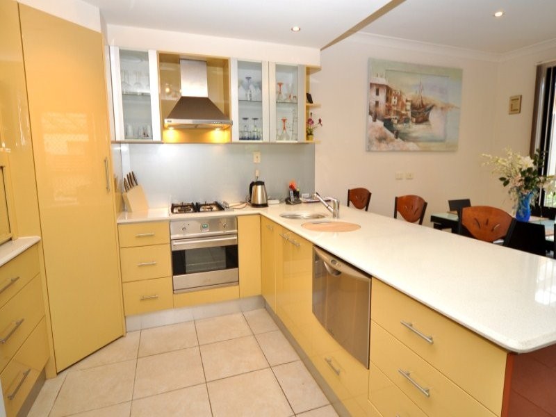 1/15 Ray Street, Runaway Bay QLD 4216