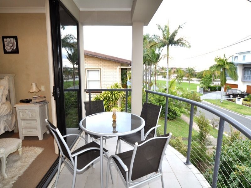 1/15 Ray Street, Runaway Bay QLD 4216