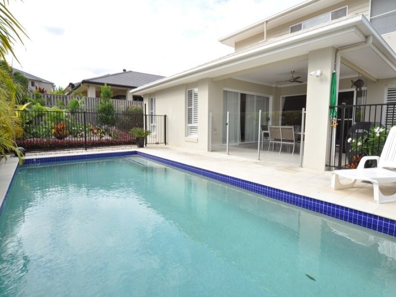 6 Redbay Street, Coomera QLD 4209