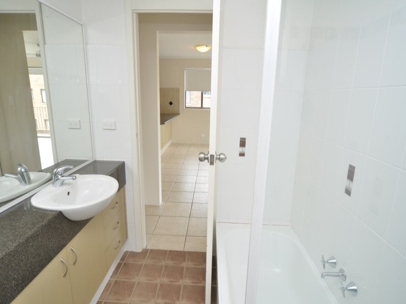 36/490 Marine Parade, Biggera Waters QLD 4216