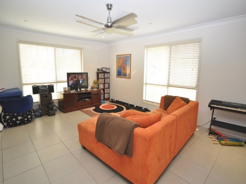 37 Sundown Drive, Paradise Point QLD 4216
