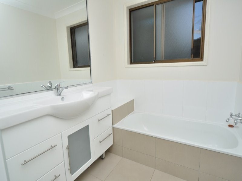 37 Sundown Drive, Paradise Point QLD 4216