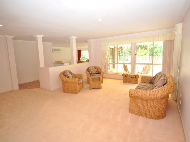 16 Greg Norman Crescent, Parkwood QLD 4214