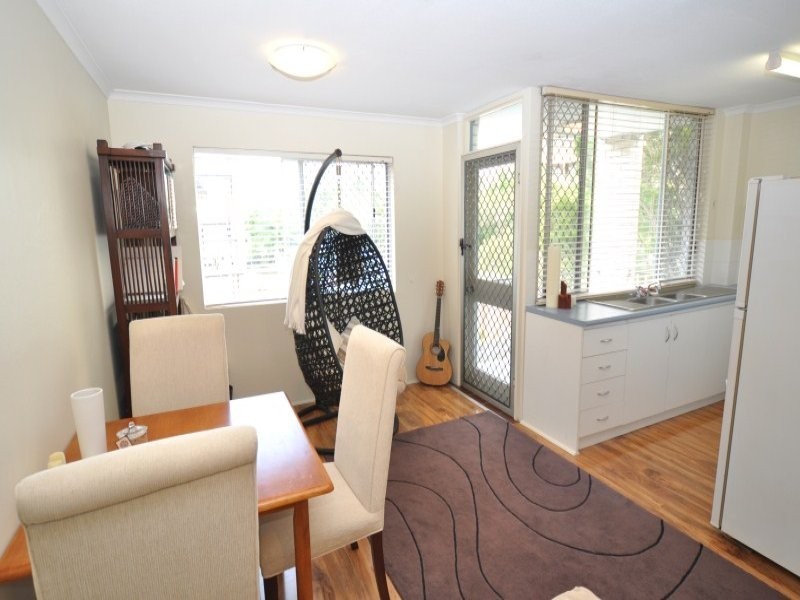 1/26 Labrador Street, Labrador QLD 4215