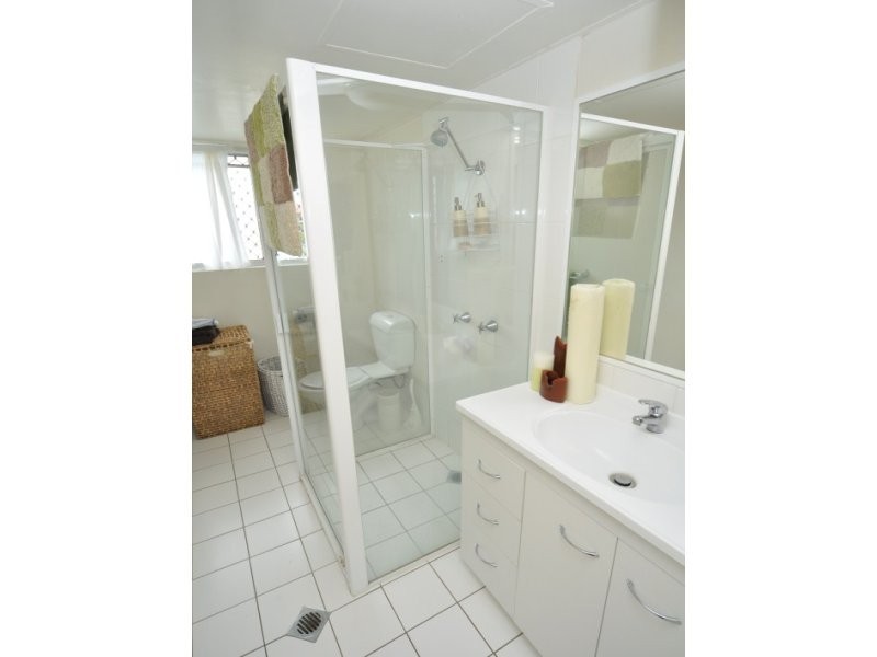 1/26 Labrador Street, Labrador QLD 4215