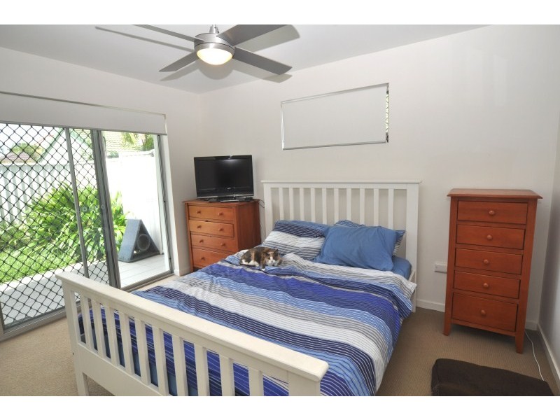 1/8 Samarai Avenue, Runaway Bay QLD 4216