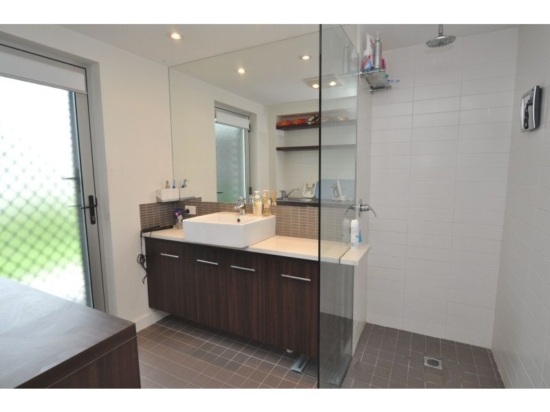 1/8 Samarai Avenue, Runaway Bay QLD 4216