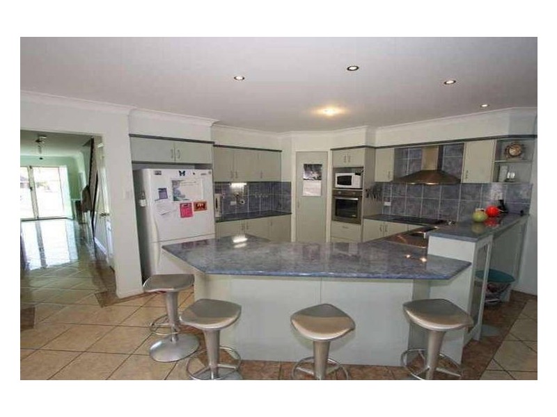 12 Whitewood Place, Molendinar QLD 4214