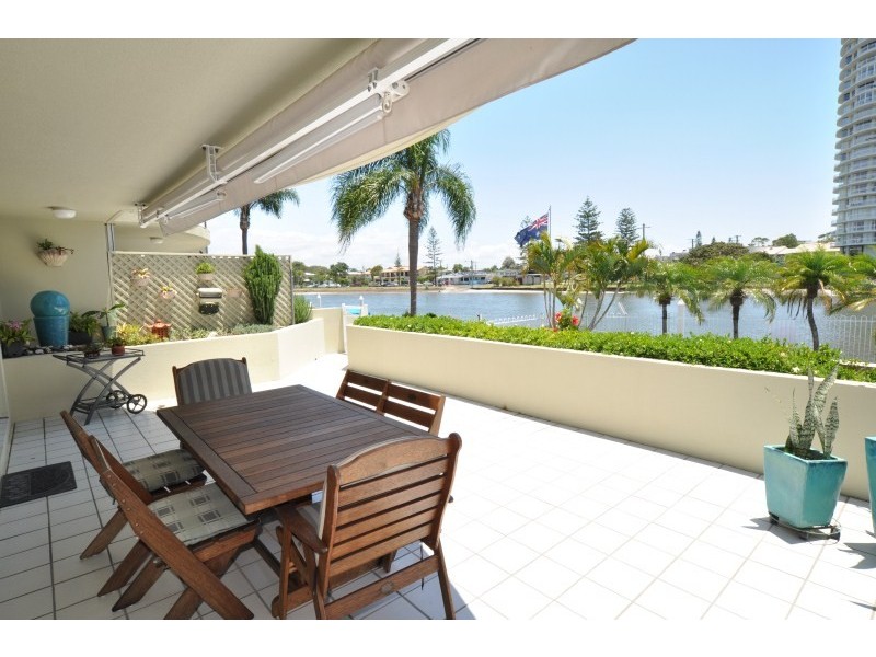 3/3 Vernia Place, Biggera Waters QLD 4216