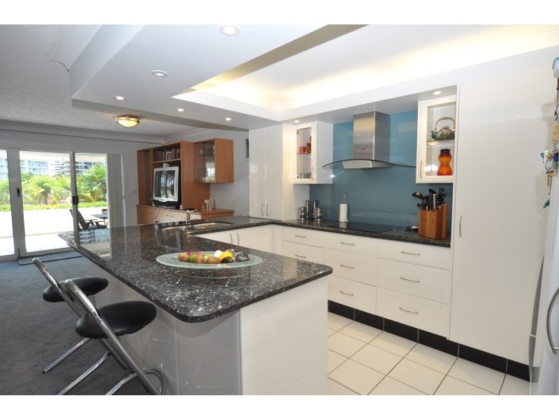 3/3 Vernia Place, Biggera Waters QLD 4216