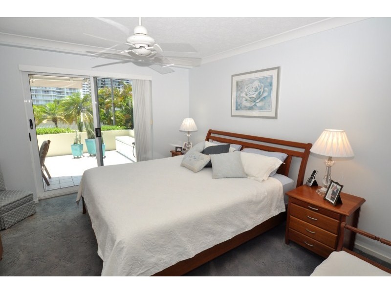 3/3 Vernia Place, Biggera Waters QLD 4216