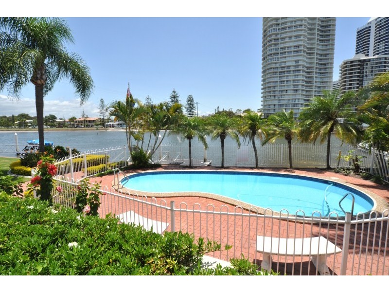 3/3 Vernia Place, Biggera Waters QLD 4216