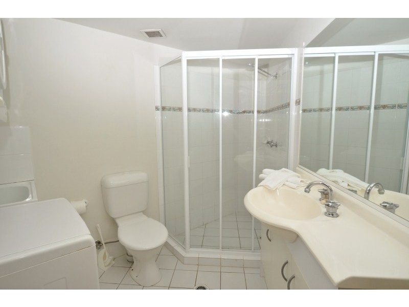 1/452 Marine Parade, Biggera Waters QLD 4216