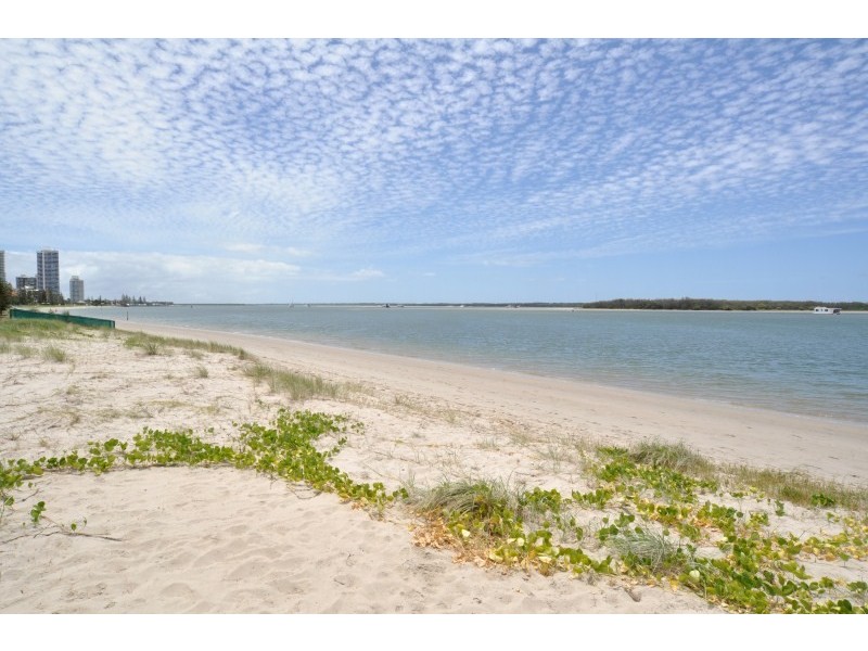 1/452 Marine Parade, Biggera Waters QLD 4216