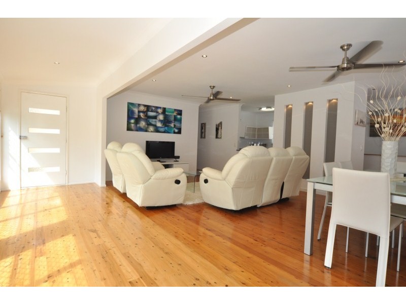 36 Stradbroke Street, Biggera Waters QLD 4216