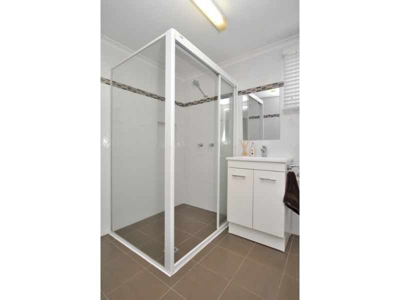36 Stradbroke Street, Biggera Waters QLD 4216