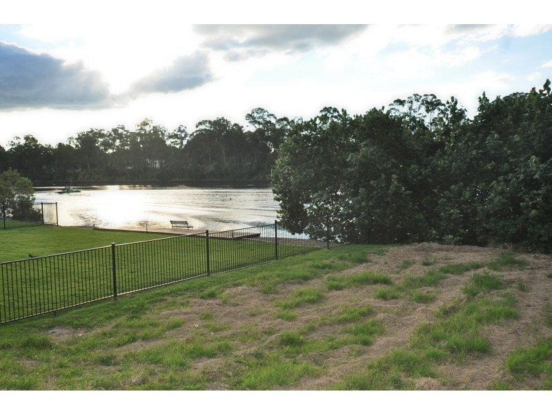 34 North Bank Court, Helensvale QLD 4212