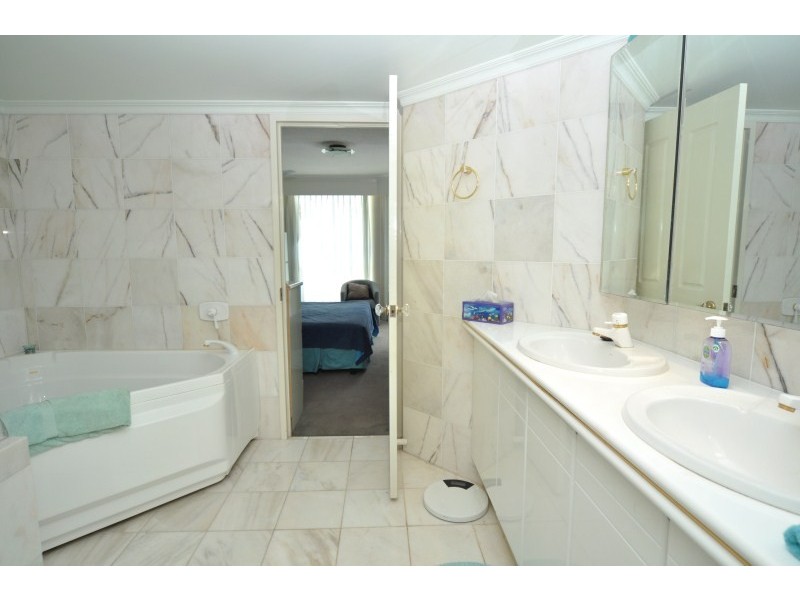 35/5 Bayview Street, Runaway Bay QLD 4216
