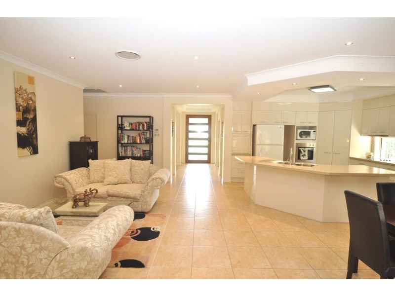 37 East Quay Drive, Biggera Waters QLD 4216