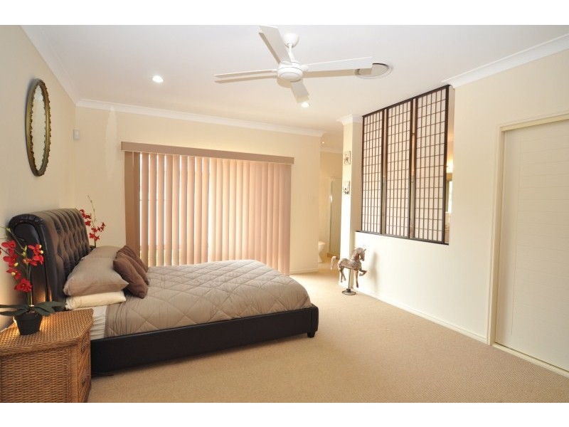 37 East Quay Drive, Biggera Waters QLD 4216