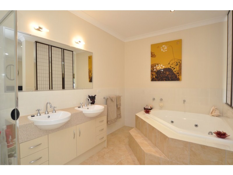 37 East Quay Drive, Biggera Waters QLD 4216