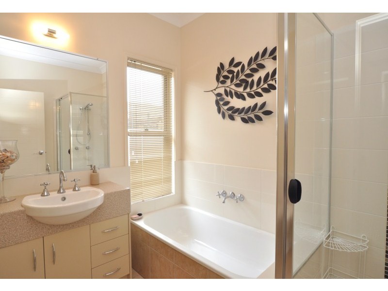 37 East Quay Drive, Biggera Waters QLD 4216